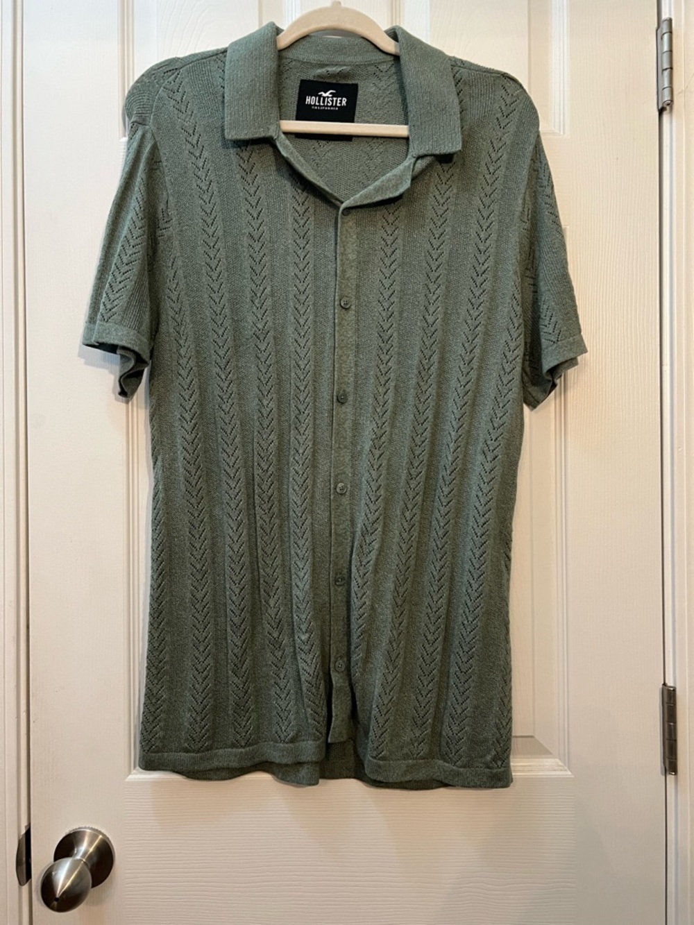 🦋 NWOT Hollister Men’s V-Neck Short Sleeve Sweater - Sage Green size medium